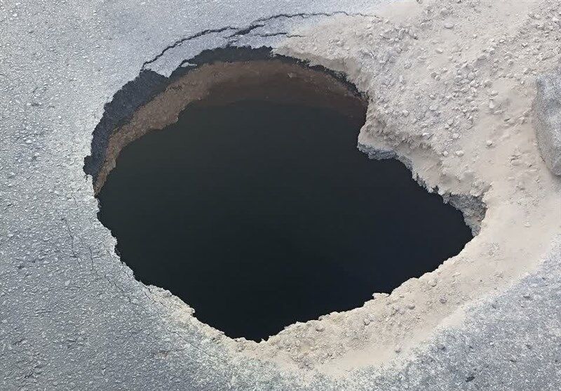 ویدئو/ نشست زمین در بزرگراه آقابابایی اصفهان