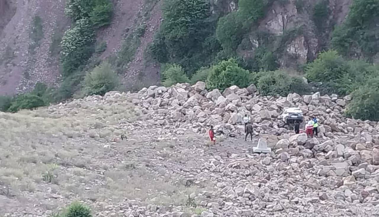 سقوط مرگبار پراید به عمق دره در سوادکوه