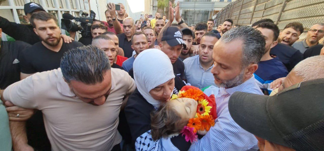 تصاویری از تشییع کودک فلسطینی «محمد تمیمی» در آغوش مادر