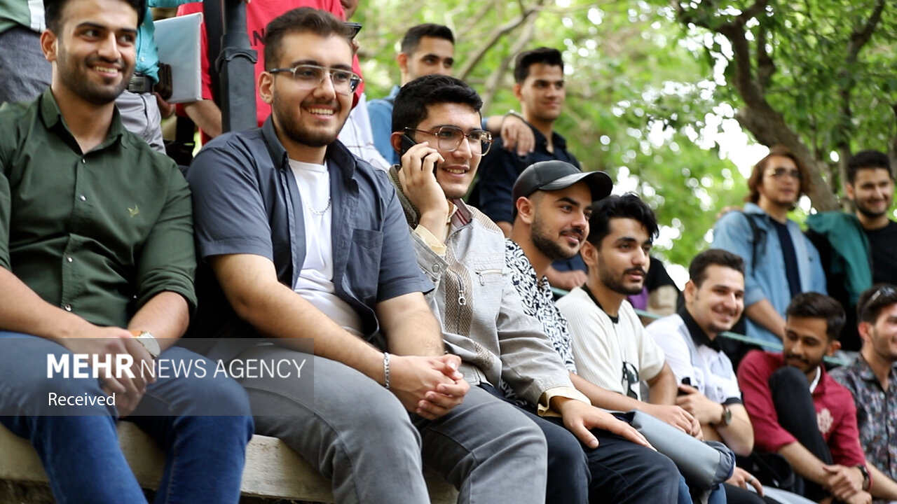 برگزاری کافه گفتگوی روابط آزاد در دانشگاه صنعتی همدان