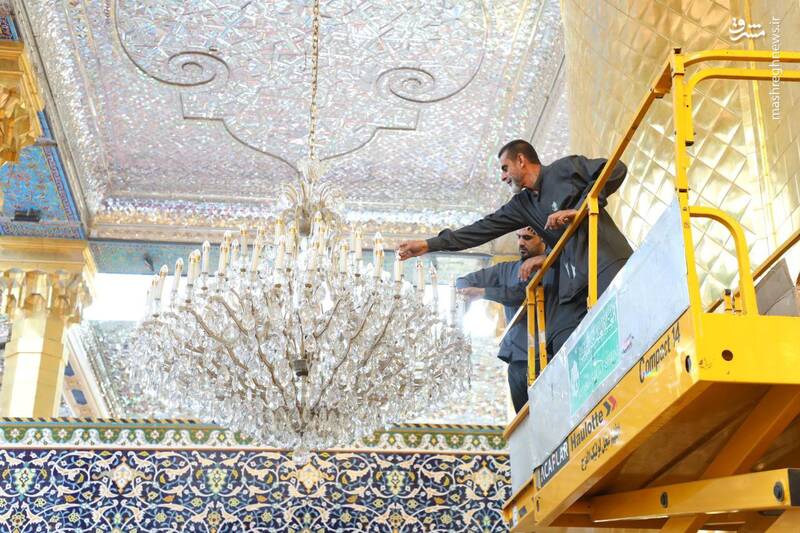 غبارروبی ایوان طلای حرم حضرت عباس(ع)