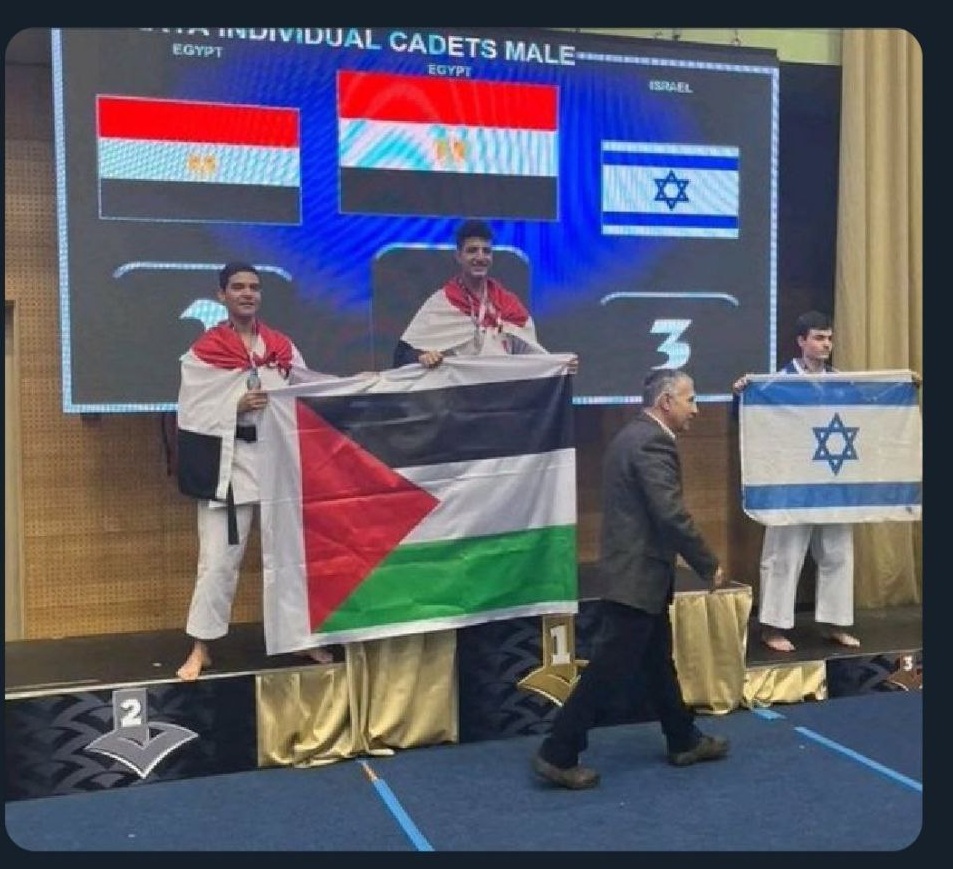 بالا بردن پرچم ‎فلسطین توسط ورزشکاران مصری