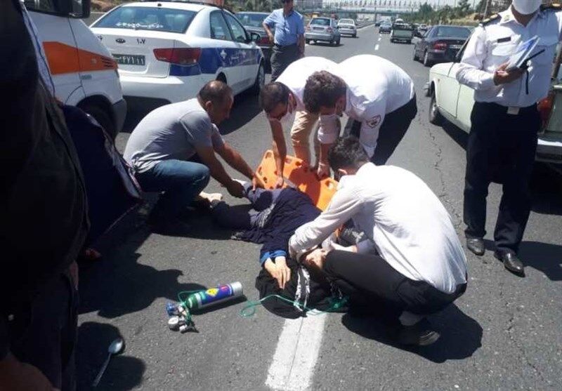 مصدومیت 22 نفر بر اثر واژگونی مینی‌بوس در جاده قدیم هشتگرد