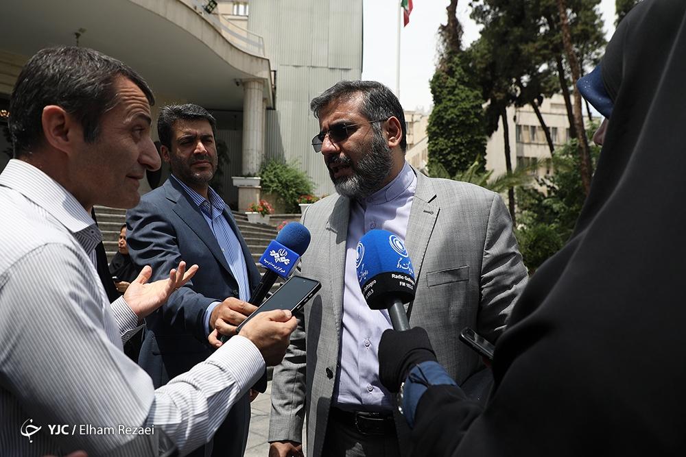 اعضای هیئت دولت در جمع خبرنگاران