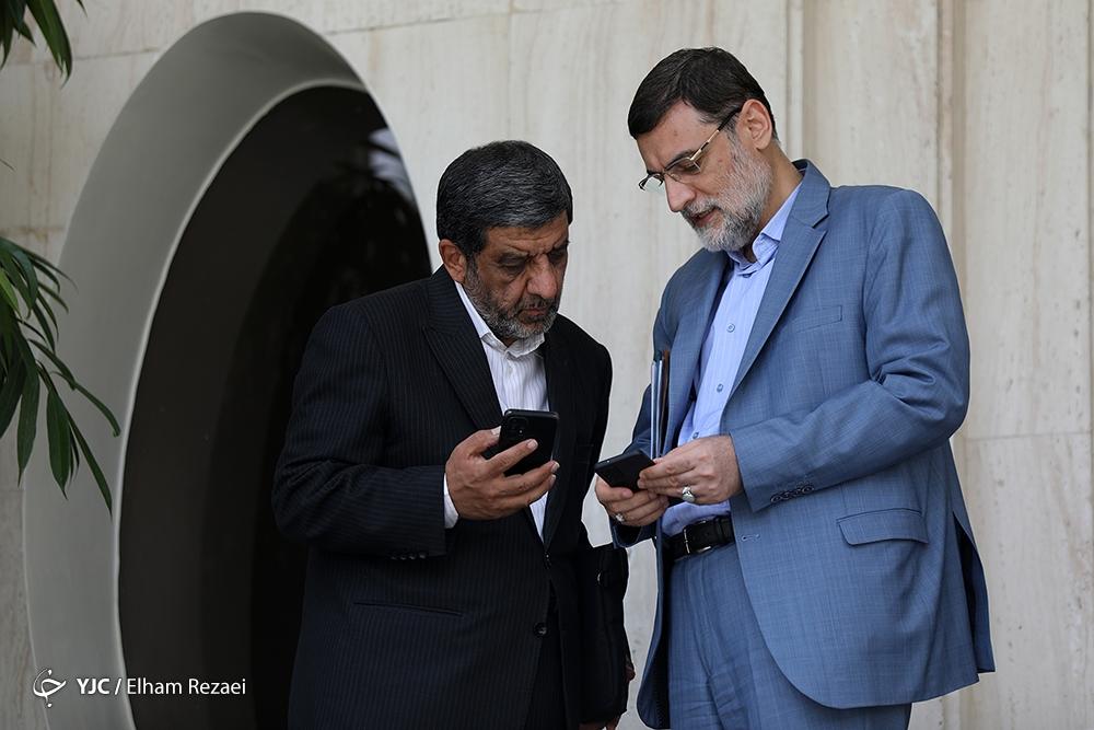 اعضای هیئت دولت در جمع خبرنگاران