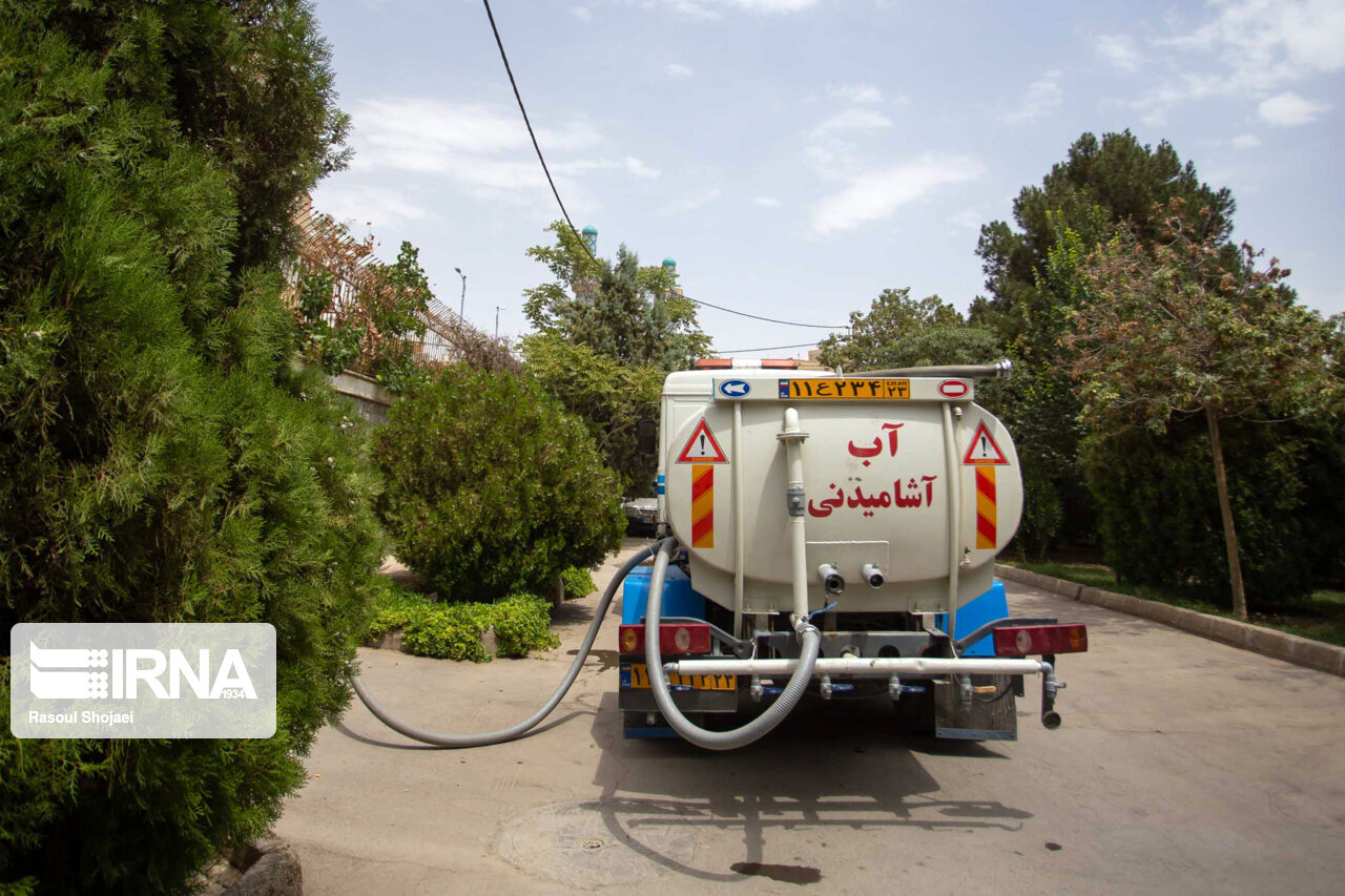 آبرسانی تانکری به مناطقی از مرکز استان کرمان