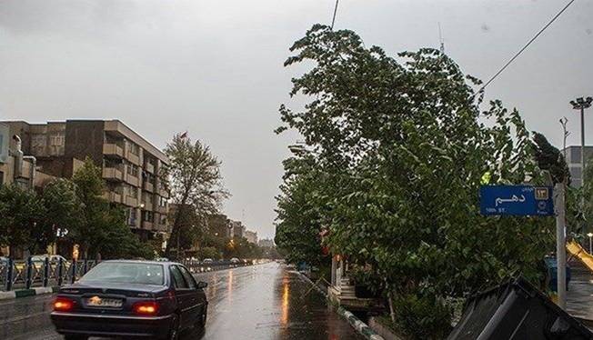 باد شدید و رعدوبرق تا جمعه مهمان پایتخت است