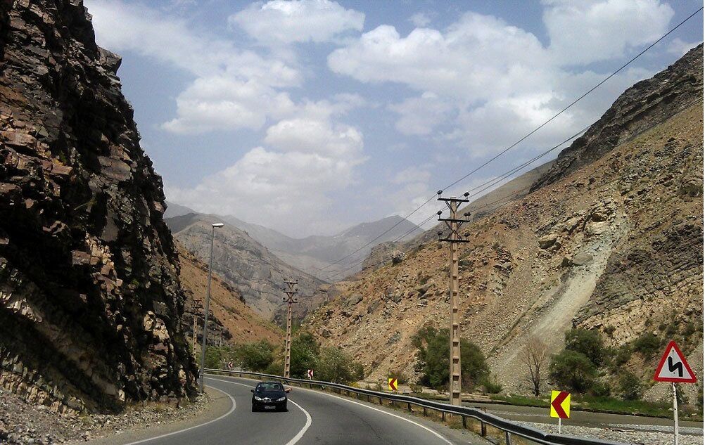 ازسرگیری تردد اتوبوس در محور شهرکرد - ناغان - ایذه