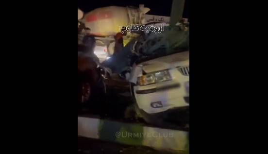 ویدئو/ برخورد شدید سمند با تیر چراغ در ارومیه