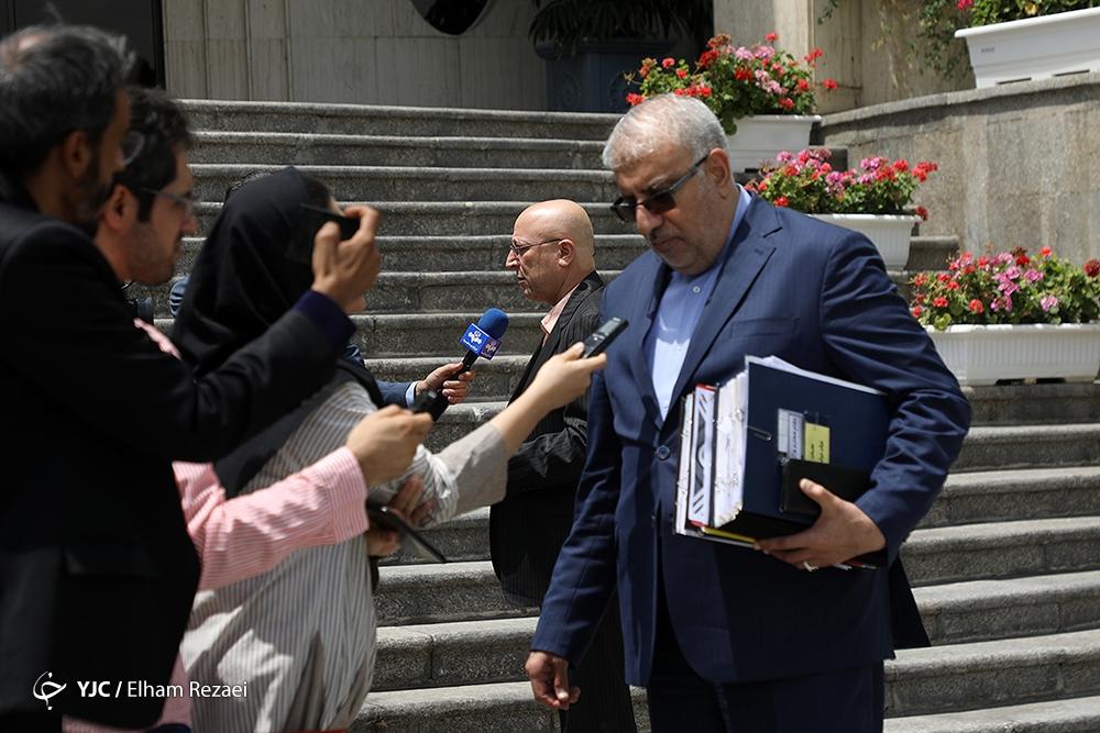 اعضای هیئت دولت در جمع خبرنگاران