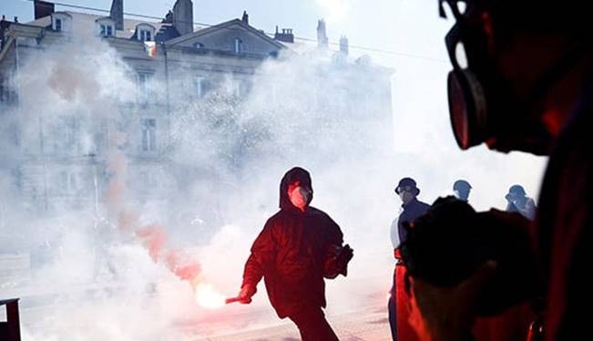 مخالفان ماکرون مقر بازی‌های المپیک 2024 در پاریس را اشغال کردند