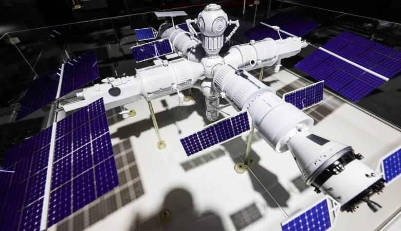 فضانوردان ایستگاه فضایی روسیه تا سال آینده انتخاب می شوند  