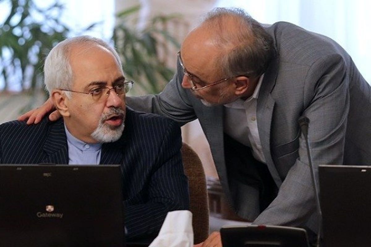 روزنامه جمهوری اسلامی: وقتش‌ رسیده همه چیز را در یک مناظره ببینیم؛ ظریف و صالحی یک‌طرف، مخالفان یک‌طرف!