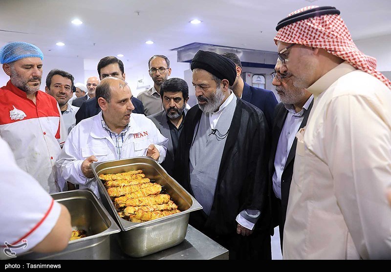 عکس/ بازدید سرپرست حجاج ایرانی از آشپزخانه 