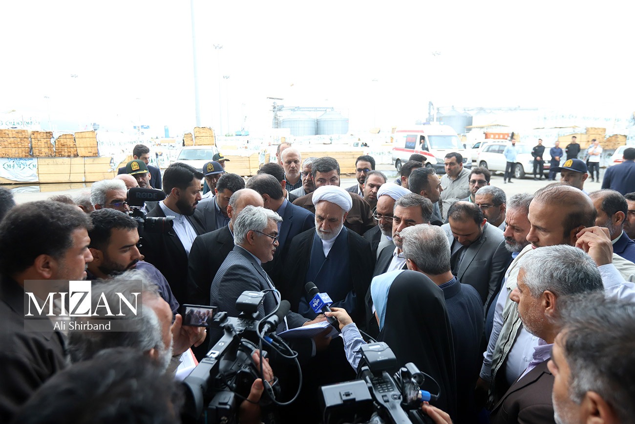 بازدید رئیس دستگاه قضا از انبار‌های گمرکات و اموال تملیکی مازندران