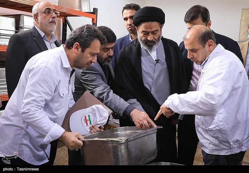 عکس/ بازدید سرپرست حجاج ایرانی از آشپزخانه "بدر" در مدینه