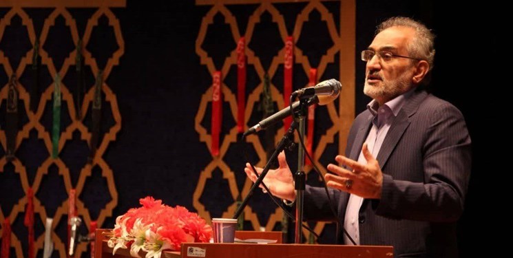 معاون پارلمانی رئیسی: کسانی که ادعا میکنند زبان دنیا را بلدند بهتر است...