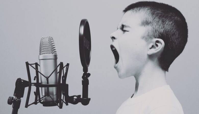 وجود منبع ژنتیکی برای شکل گیری زیر و بم صدا