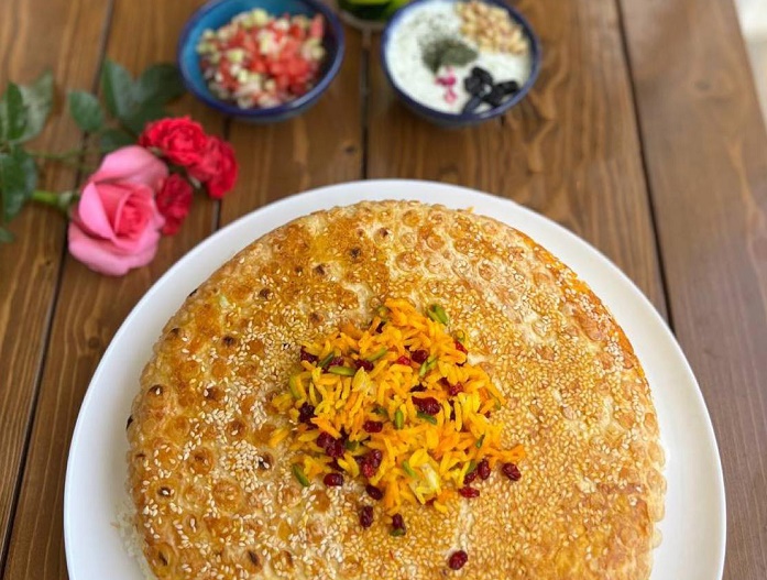 طرز تهیه باسترما پلو با مرغ لذیذ و مجلسی