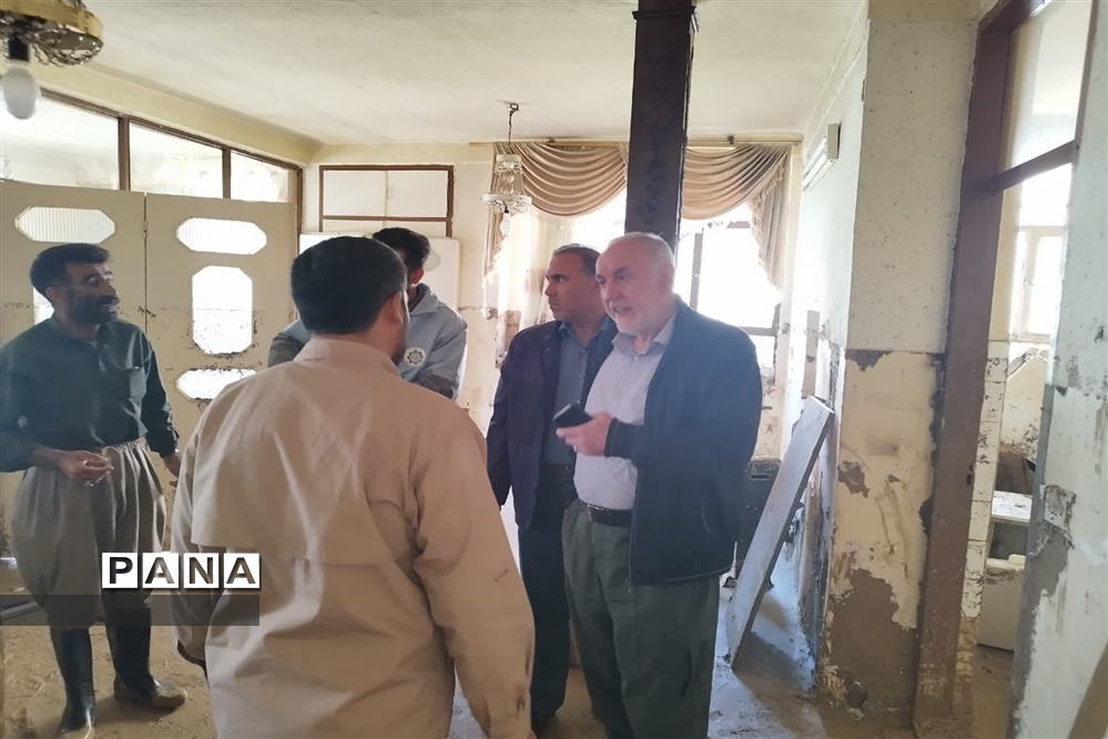 حضور میدانی استاندار تهران در نواحی سیل زده فیروزکوه 