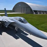 جنگنده‌ های F15 چگونه سوخت گیری هوایی می‌ کنند؟