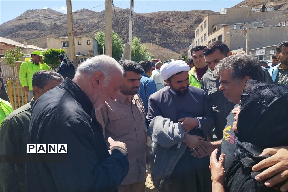 حضور میدانی استاندار تهران در نواحی سیل زده فیروزکوه 