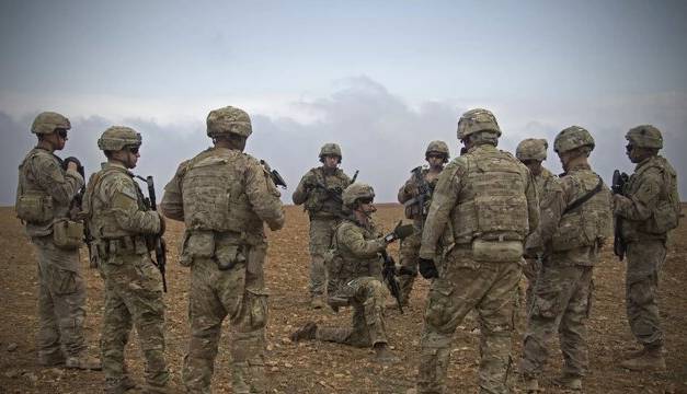 مانور نظامیان آمریکا در سوریه برای دفع حملات به پایگاه‌های غیرقانونی‌شان