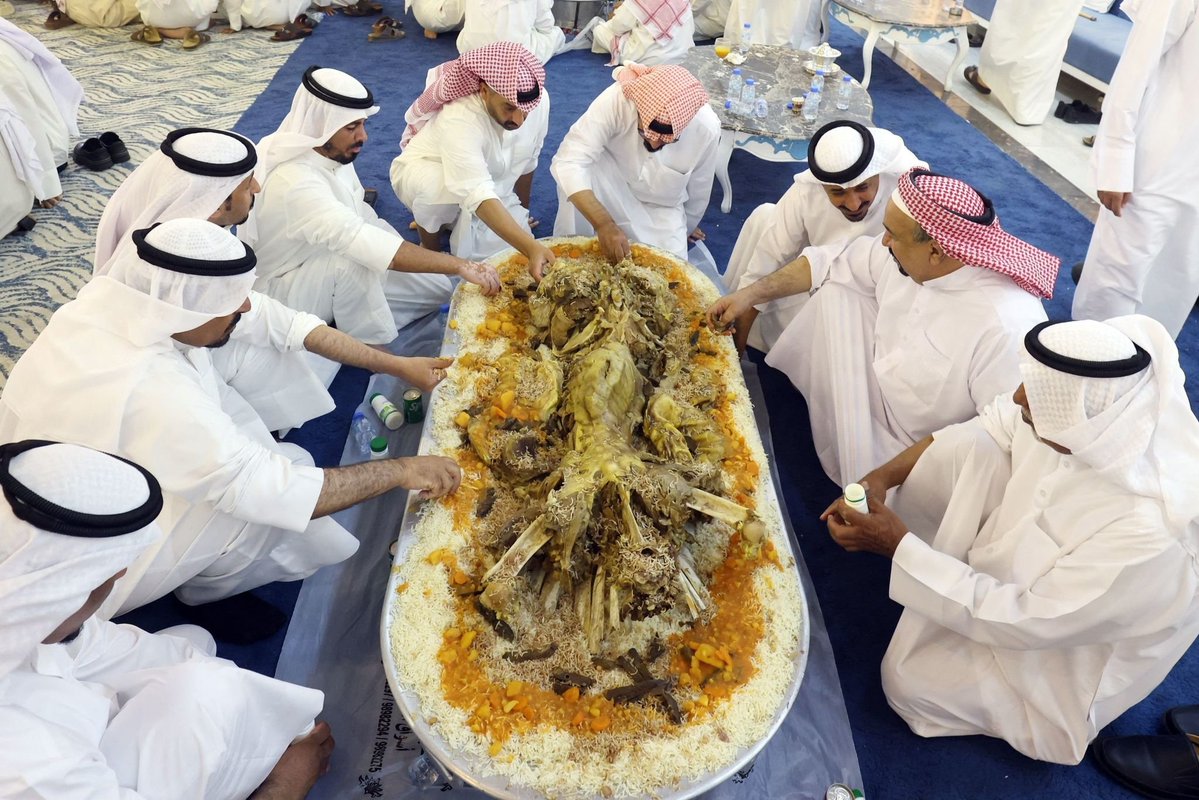 تصاویری از مهمانی یک نماینده مجلس ملی کویت بعد از پیروزی در انتخابات!
