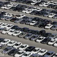 آصفری: خودروسازان مجبورند قیمت‌ها را کاهش دهند