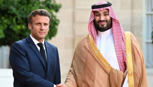 بن سلمان در پاریس چه می‌کند؟