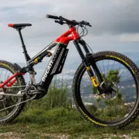 دوچرخه کوهستان «دوکاتی» با پیشرانه برقی و بدنه کربنی معرفی شد