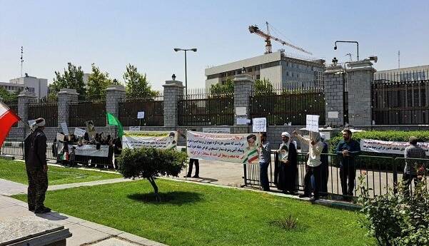 واکنش آقاتهرانی به تجمع دیروز منتقدان لایحه عفاف و حجاب در برابر مجلس