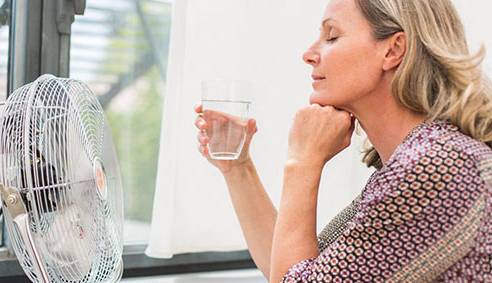 کاهش علائم یائسگی؛ ۱۱ روش ساده و کاربردی