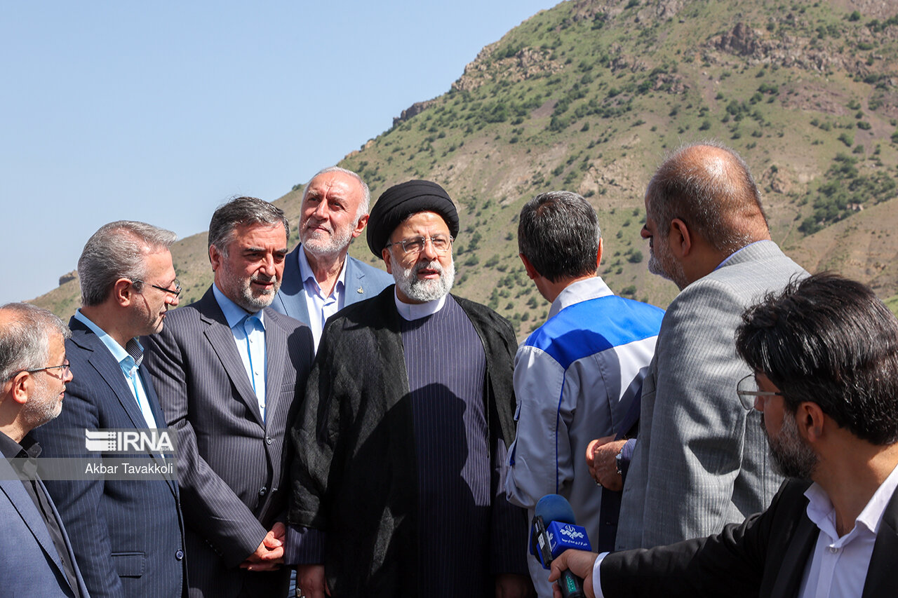 عکس/ افتتاح قطعه دوم آزاد راه تهران به شمال با حضور رئیس‌جمهور