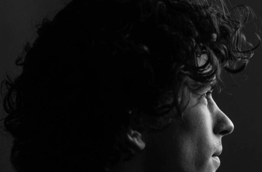 علم پاسخ می‌دهد: آیا موی فر یک مزیت تکاملی محسوب می‌شود؟