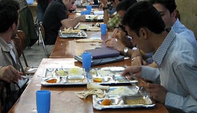 وزارت علوم: دانشجویان یارانه غذا خواهند گرفت