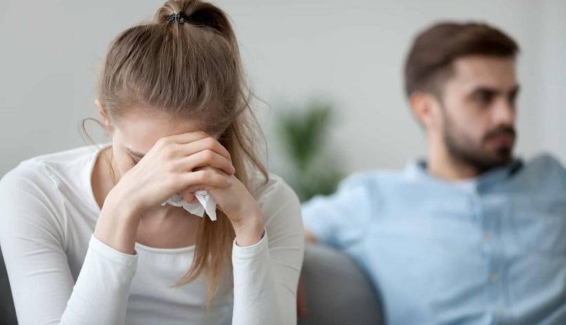 همسرم فکر می کند هر کاری می کنم، اشتباه است!  