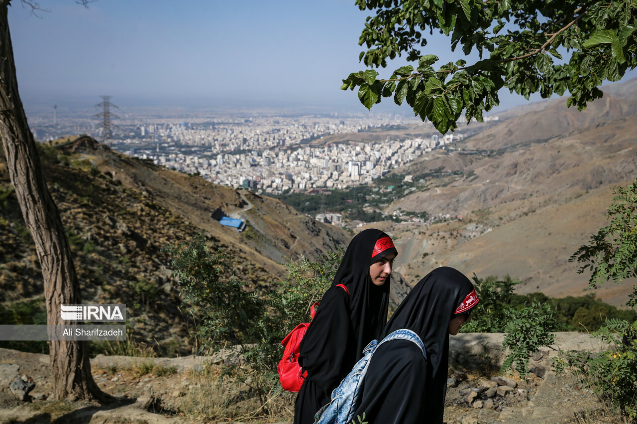 عکس/ عزاداری در دل کوه