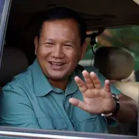 نخست وزیر کامبوج بعد از چهار دهه کناره گیری کرد