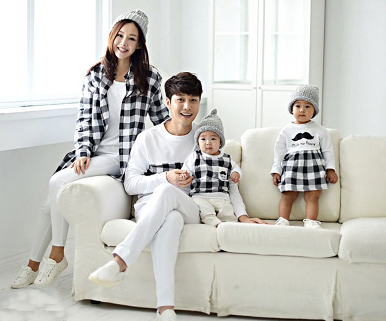 چطور در مهمانی لباس خود را با فرزندتان ست کنید