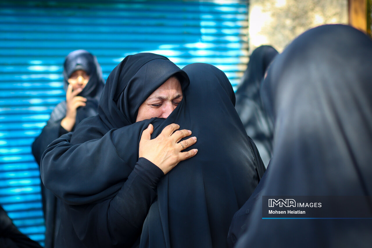 مراسم تشییع شهید محمدرضا احمدی در اصفهان