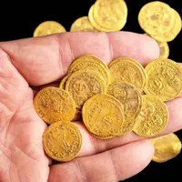 کشف سکه‌های طلای ۲ هزار ساله