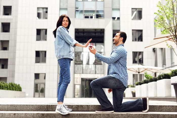 بعد از جواب رد شنیدن خواستگاری چه کنیم؟