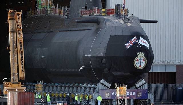 روزنامه انگلیسی: حتی یک زیردریایی تهاجمی سالم نداریم!