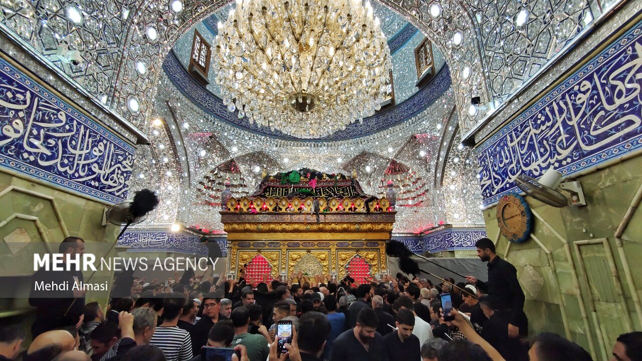 حال‌وهوای شب جمعه حرم امام حسین(ع)