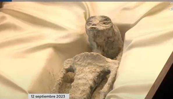 اجساد متعلق به «موجودات بیگانه» در کنگره مکزیک به نمایش گذاشته شد