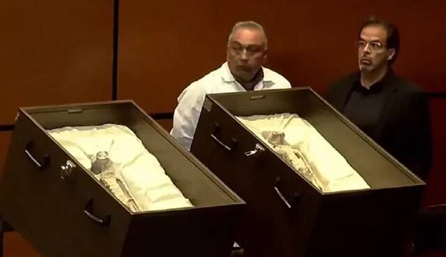 ادعای عجیب یک روزنامهنگار: نمایش اجساد «بیگانگان» در کنگره مکزیک! نمایش اجساد بیگانگان در کنگره مکزیک!