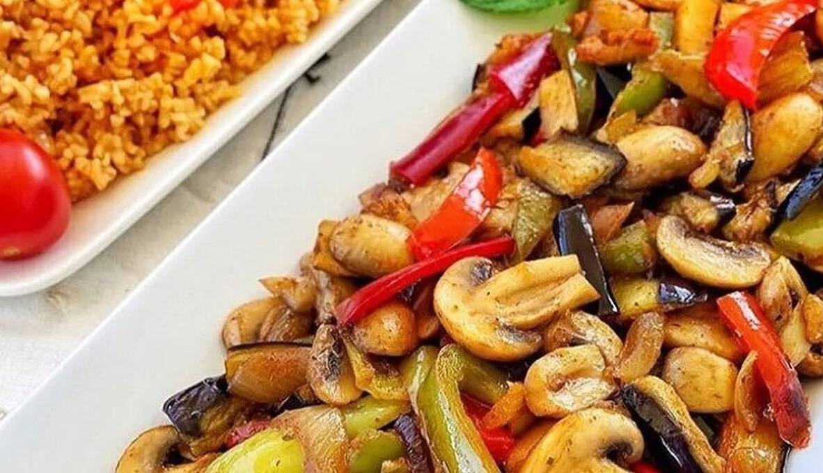 خوراک قارچ و بادمجان؛ غذایی لذیذ و سبک برای وعده شام
