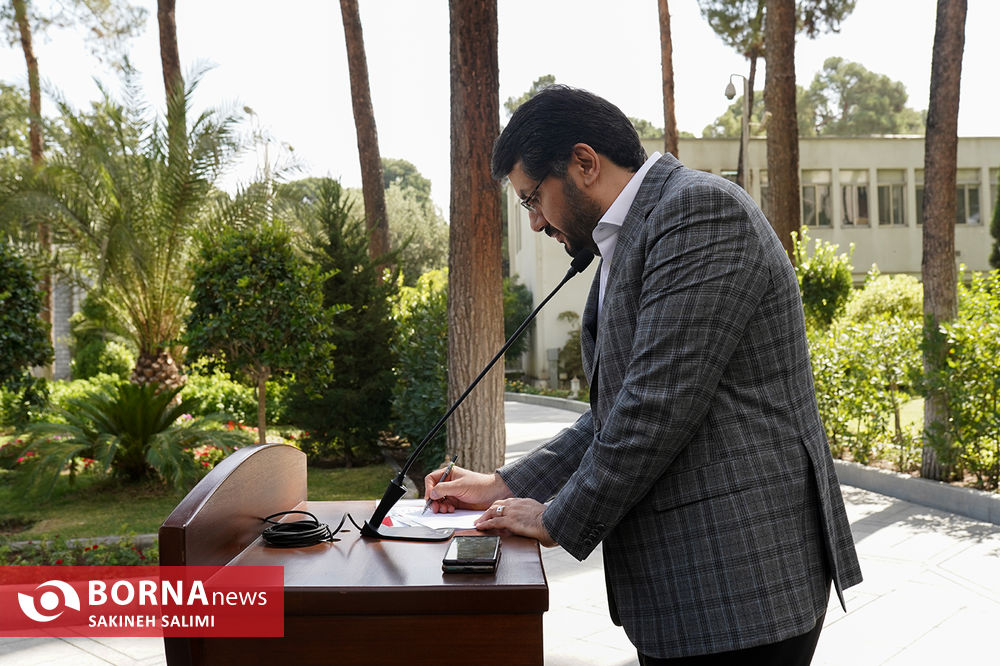 حواشی جلسه هیات دولت در حیاط پاستور 