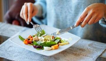 یک بشقاب غذای سالم باید دارای چه مواد غذایی باشد؟